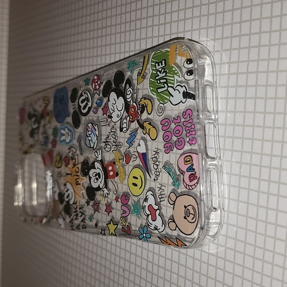 Brand new Mickey Mouse Iphone 16 Pro Max Silicon Cellphone case - Picture 4 of 6